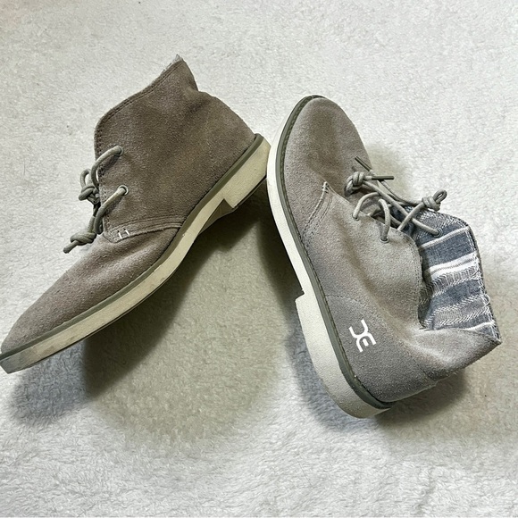 Hey Dude Men's Torino Chukka Suede Desert Boot - Size 8/41 - Picture 1 of 13